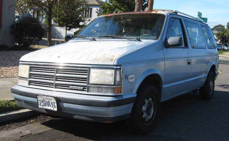 Illustration for article titled 1990 Dodge Caravan LE